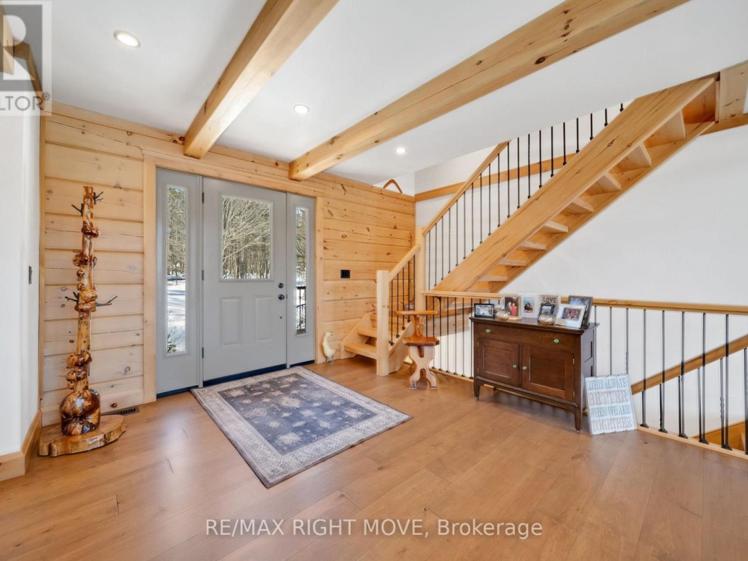 1935 MCLEOD DRIVE, Severn River