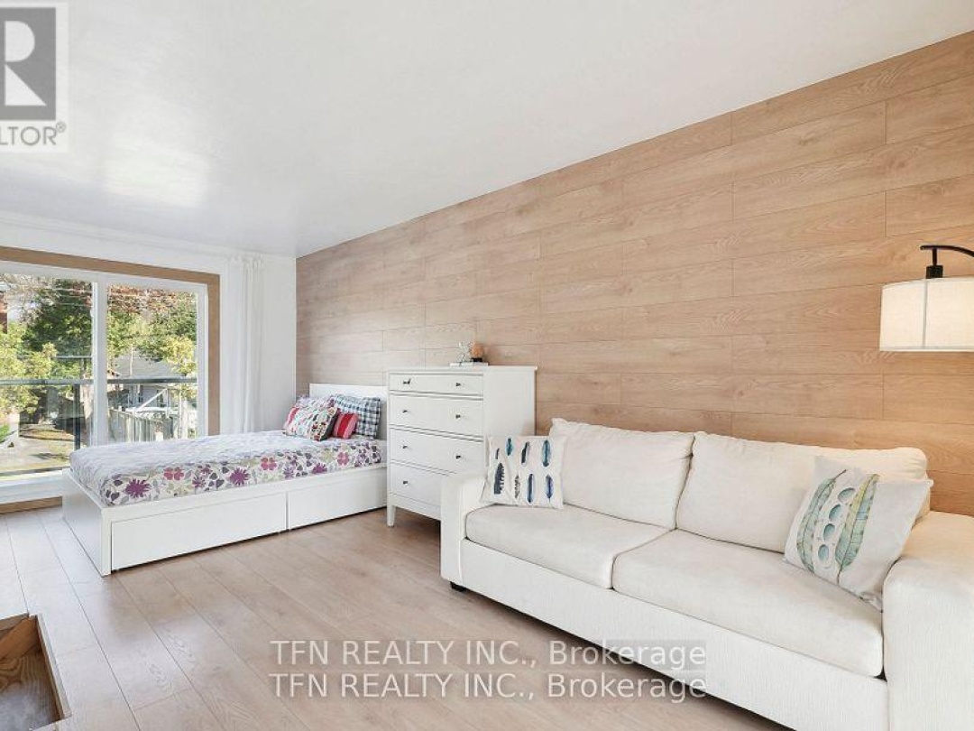 12 SCHOONER LANE, Tay