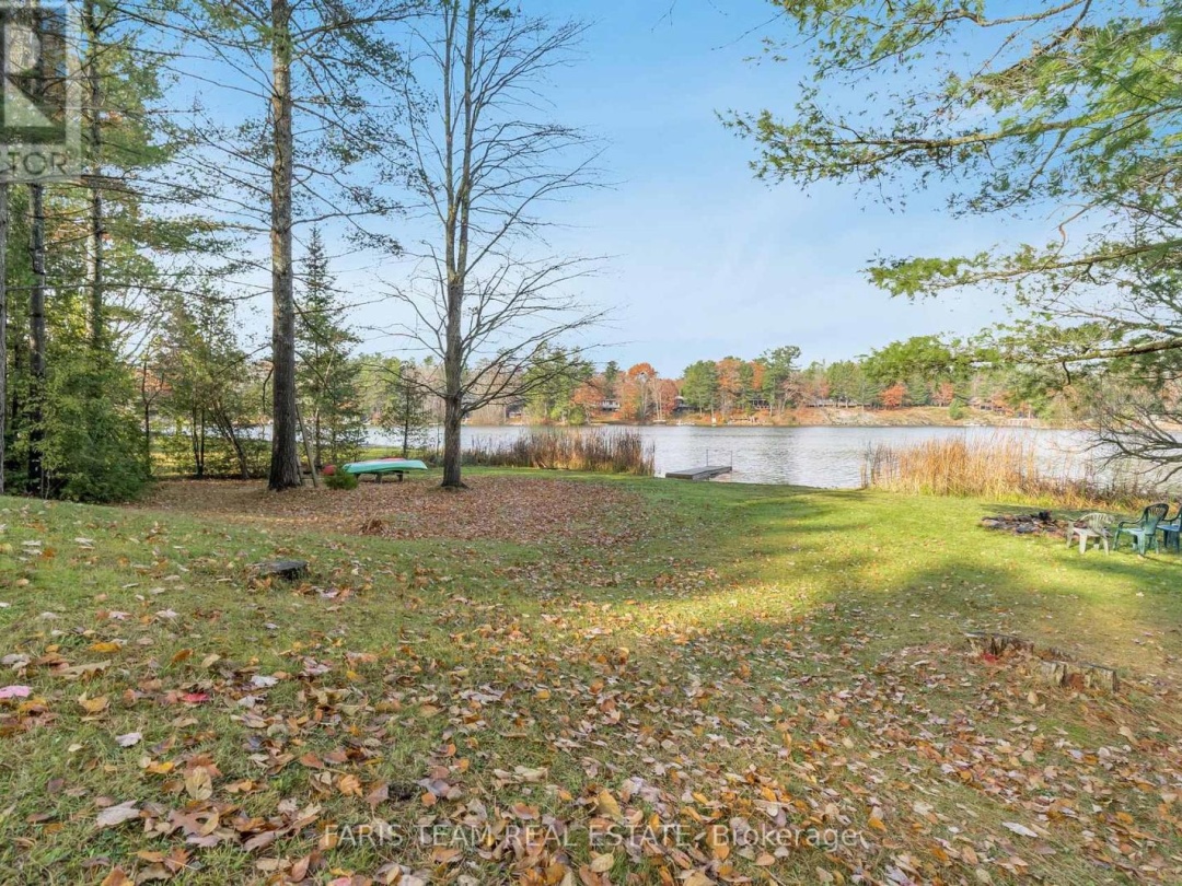 7658 South River Road, Severn Lake