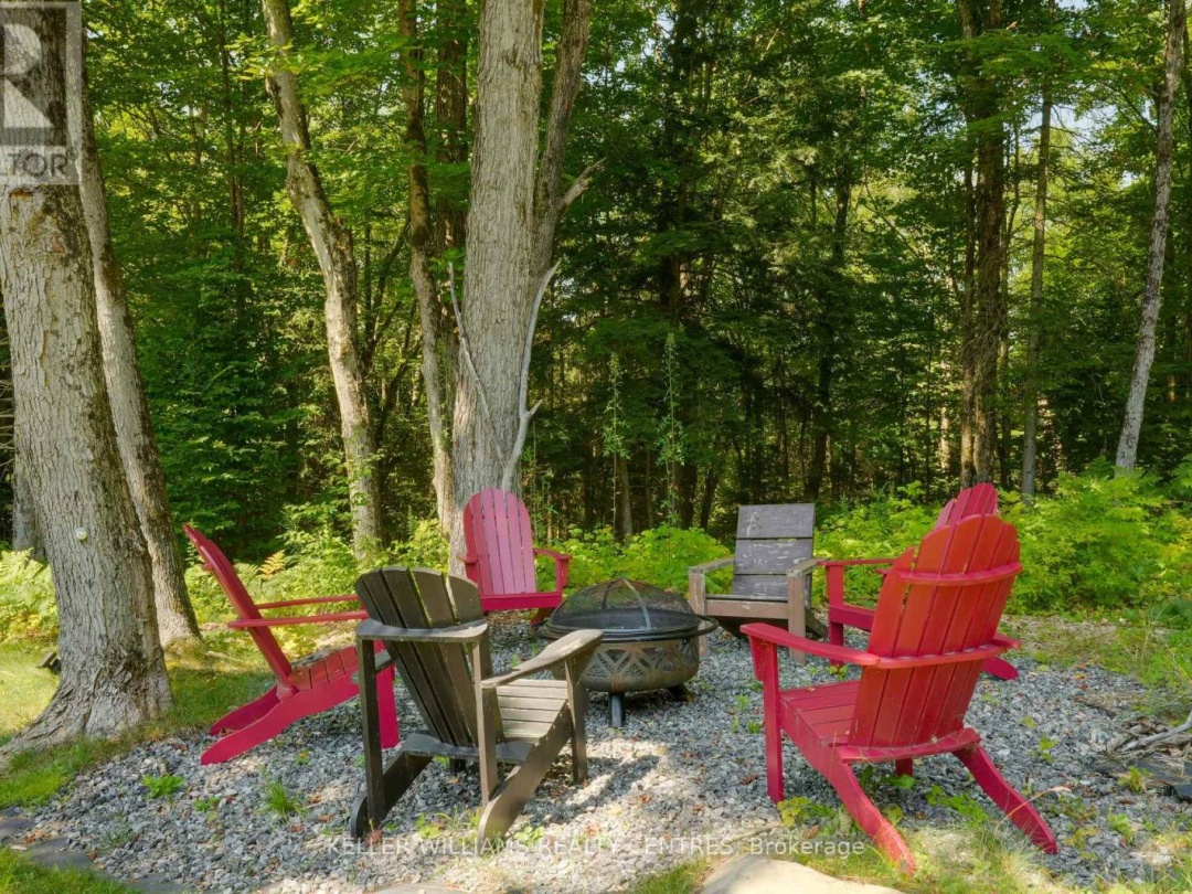 96 LINDGREN ROAD E, 