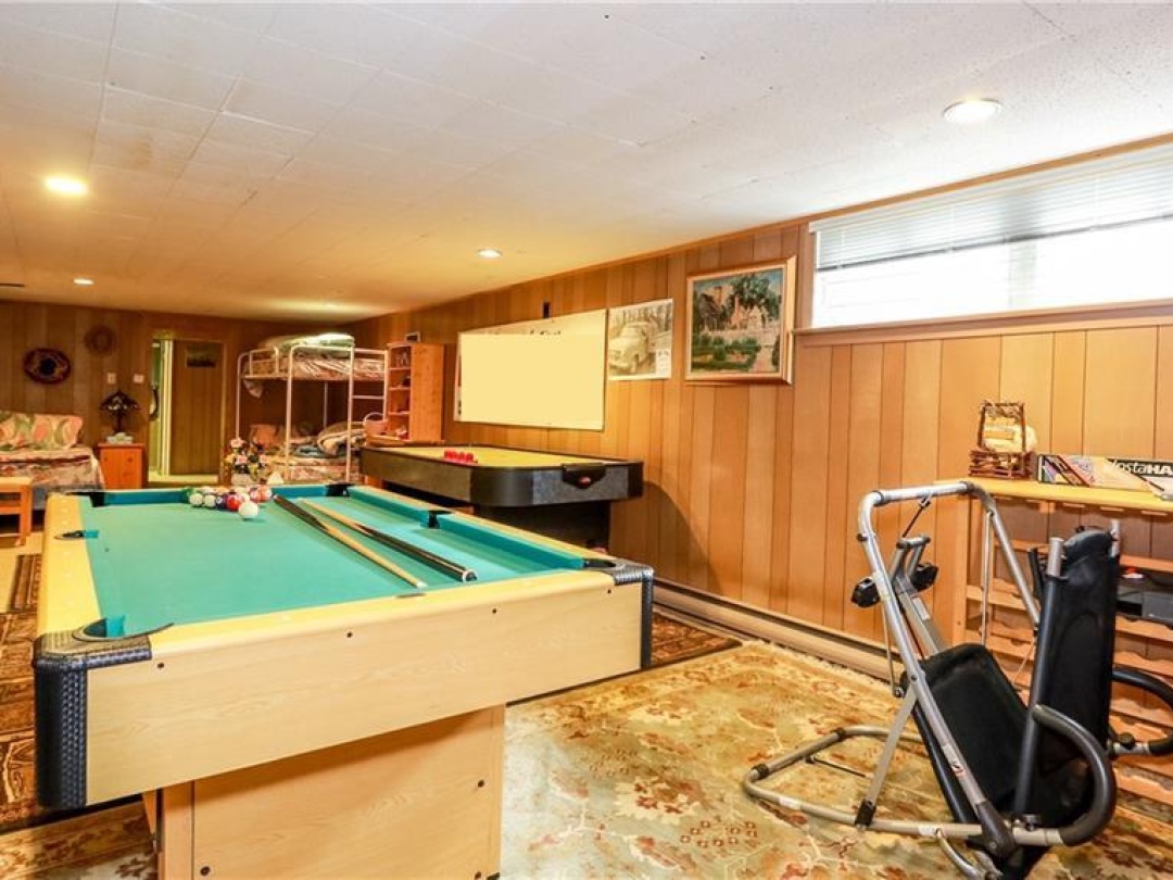 155 PARKSIDE Drive, 