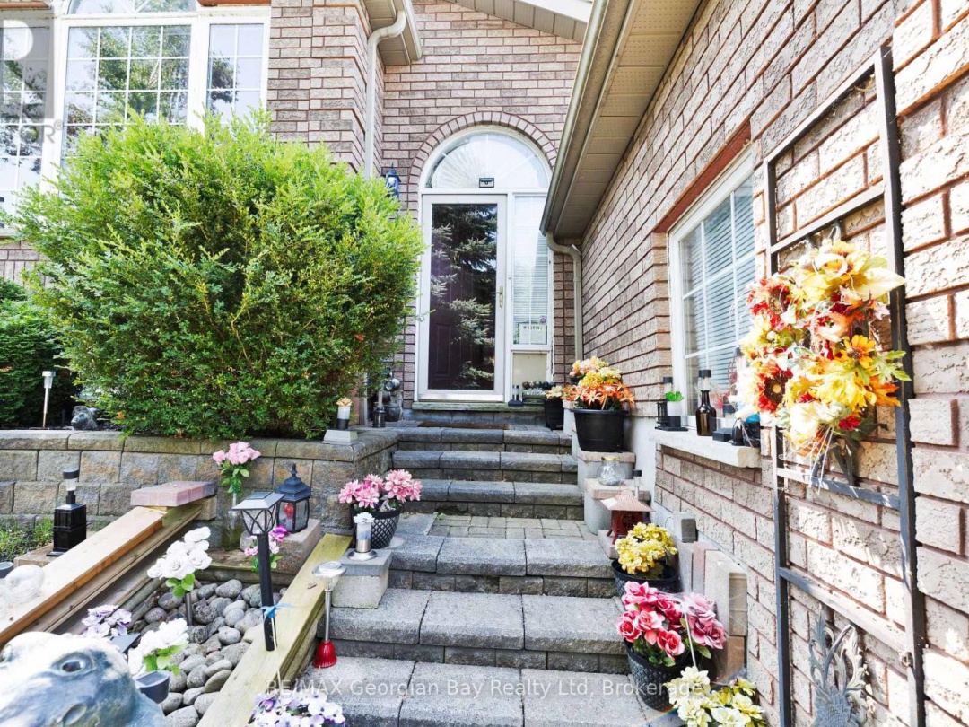 33 ANDERSON CRESCENT, Tay (Victoria Harbour)