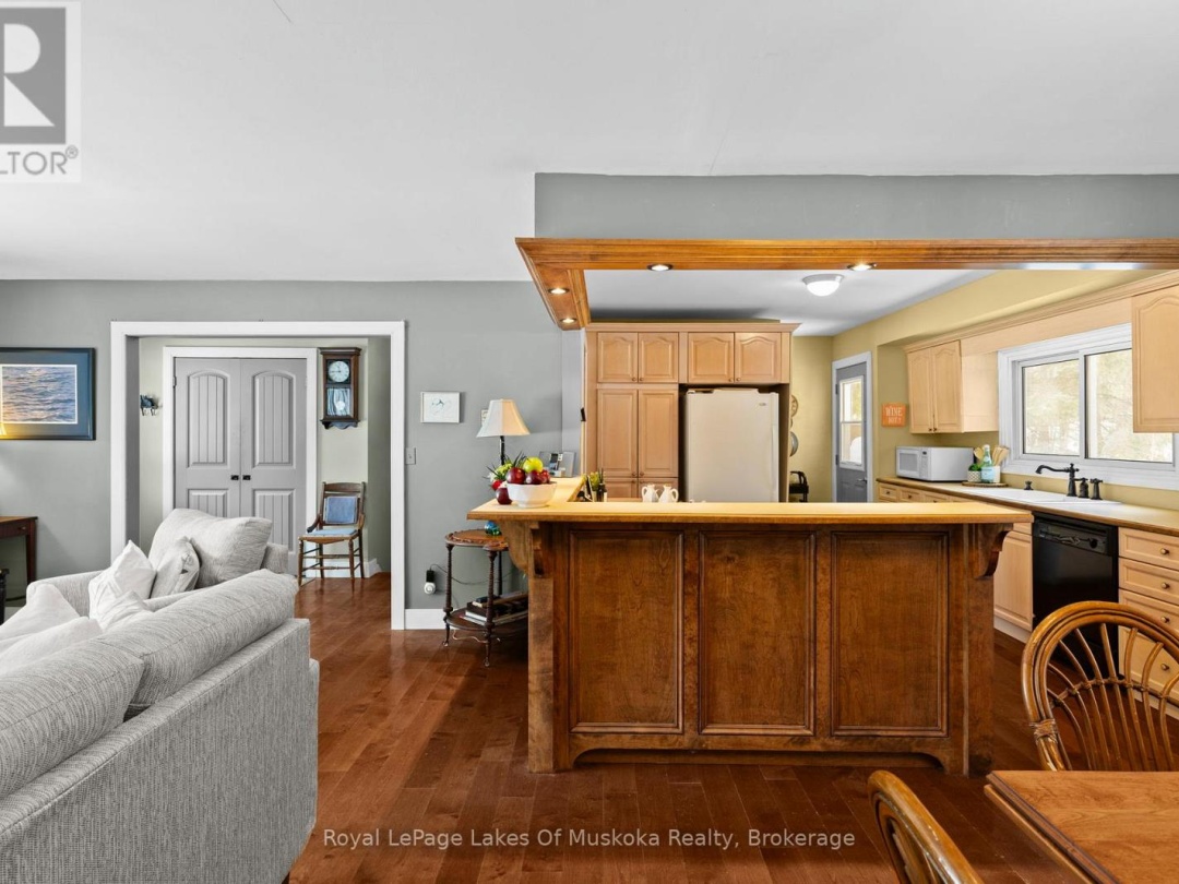 5 BROBST FOREST CRESCENT, 