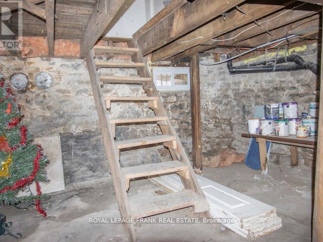 49 MAIN STREET, Kawartha Lakes (Bobcaygeon)