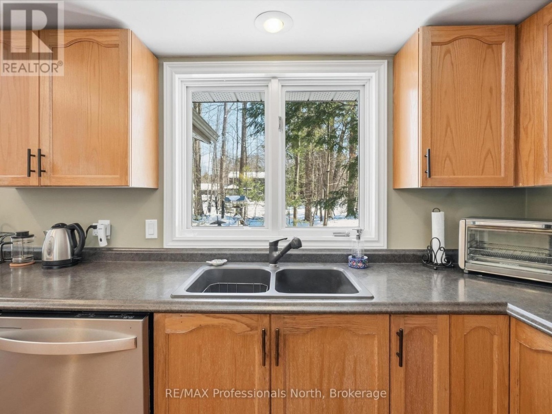 31 THE GRANITE BLUFF, Bracebridge (Macaulay)