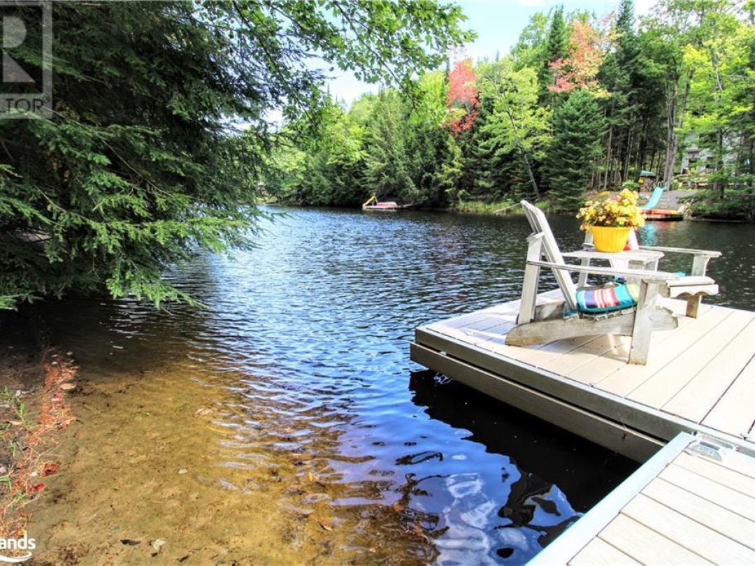 163 Bonnell Road, Muskoka River