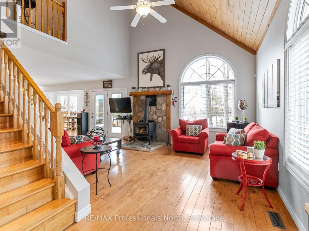 3179 TRAPPERS TRAIL, Miskwabi Lake