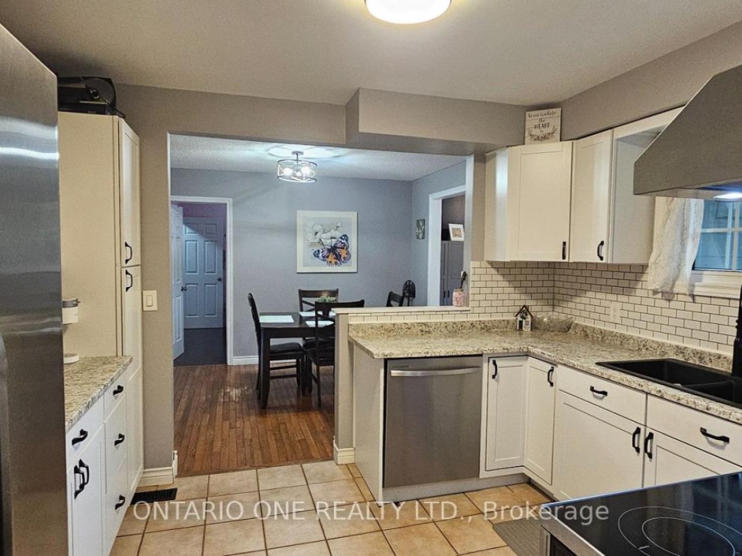 550 MUSKOKA BEACH ROAD, 