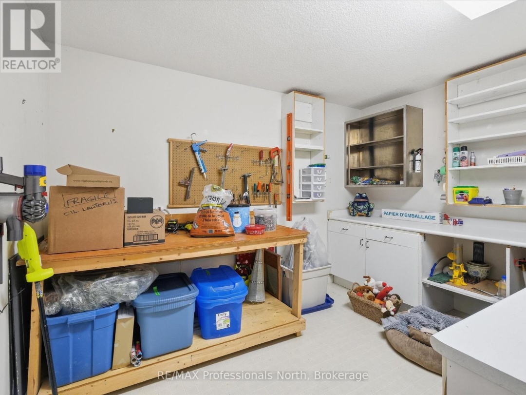 31 THE GRANITE BLUFF, Bracebridge (Macaulay)