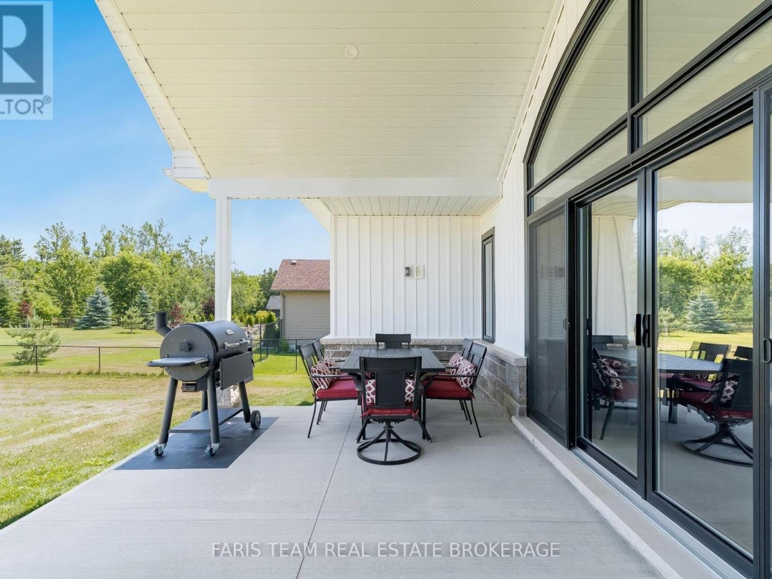 5 BREANNA BOULEVARD, 