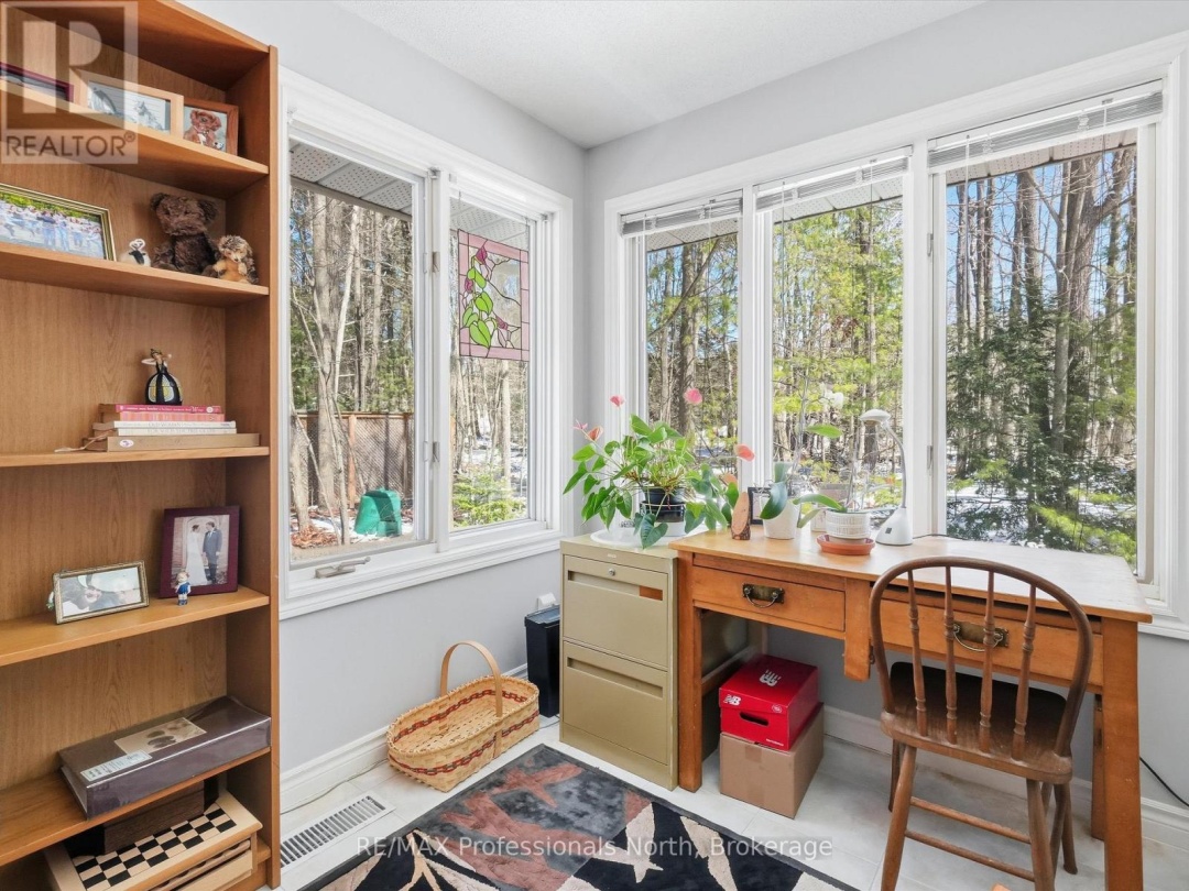 31 THE GRANITE BLUFF, Bracebridge (Macaulay)