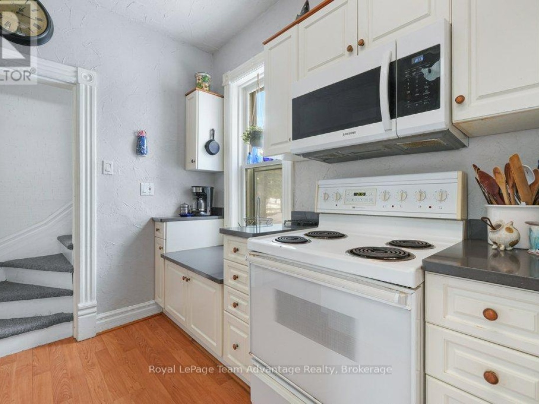 79 GIBSON STREET, Parry Sound