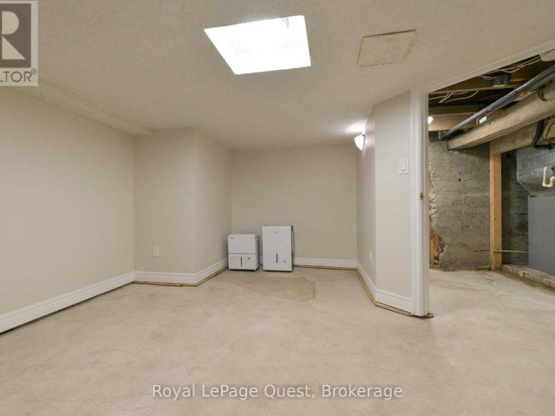 1046 SOUTHWOOD ROAD, 
