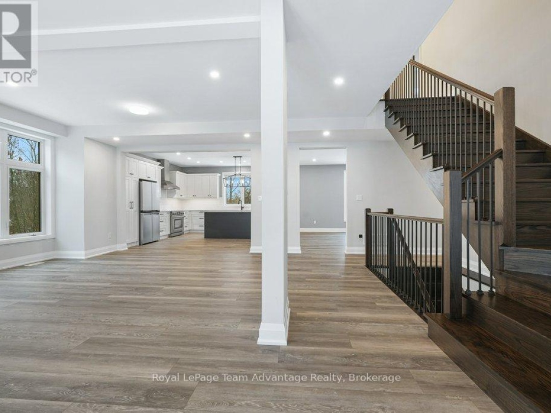 18 AVERY COURT, Parry Sound