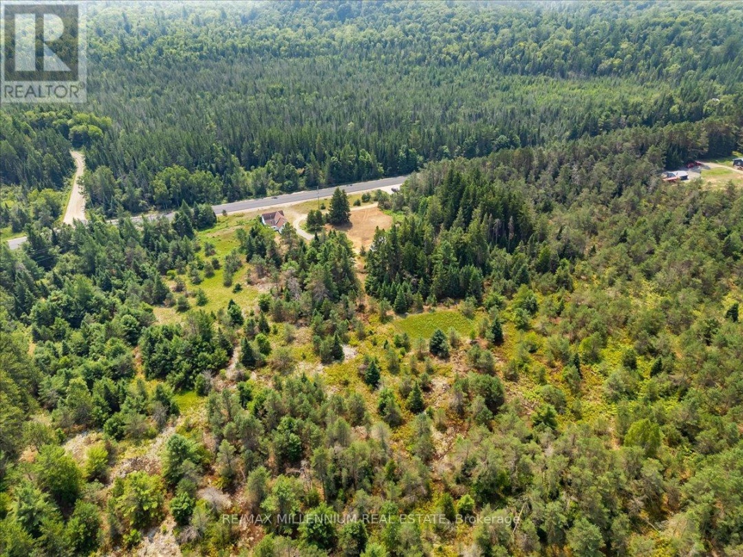 3529 HIGHWAY 118 E, Bracebridge (Oakley)