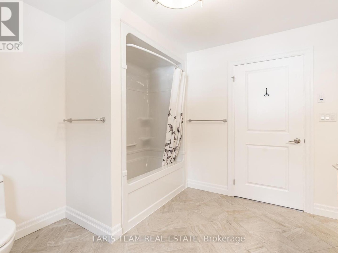 156 Deerfoot Trail, Huntsville (Brunel)