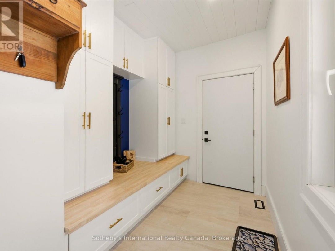 2435 RAVENSCLIFFE ROAD, Huntsville (Stisted)