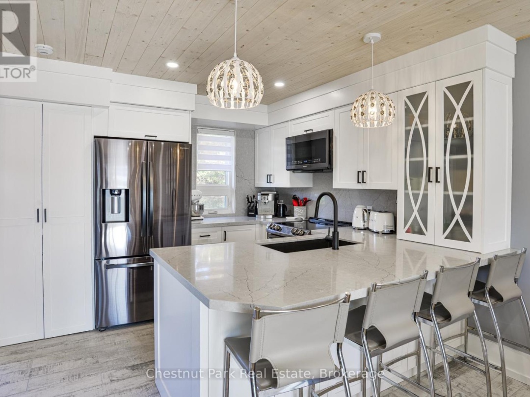 4 TURNER DRIVE, 