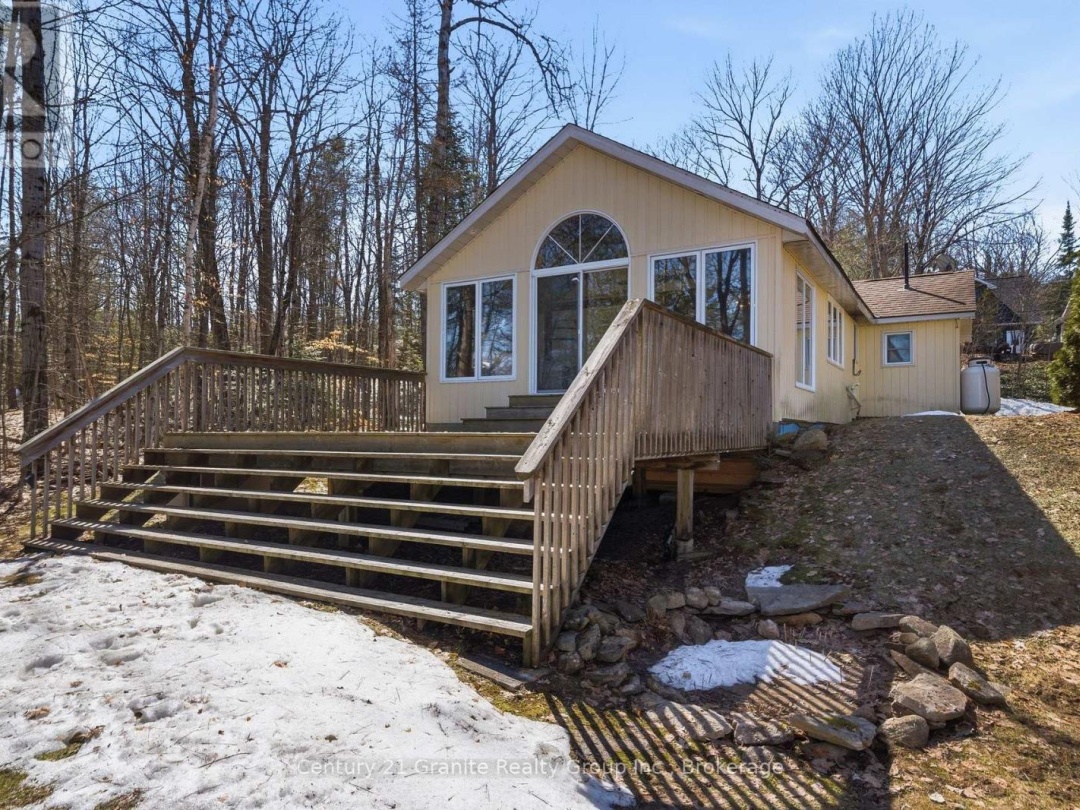1035 HARVEST MOON LANE, Halls Lake