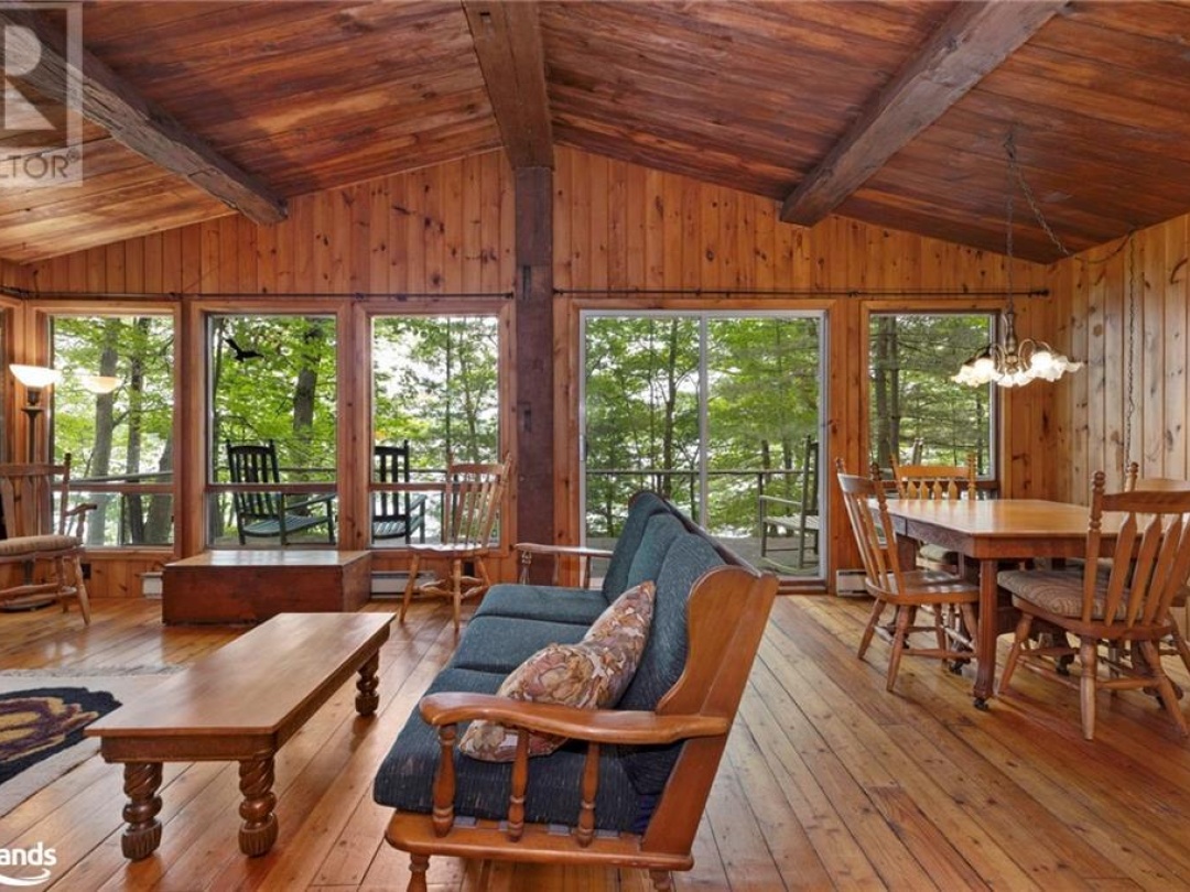 70 Caisses Island, Lake Muskoka