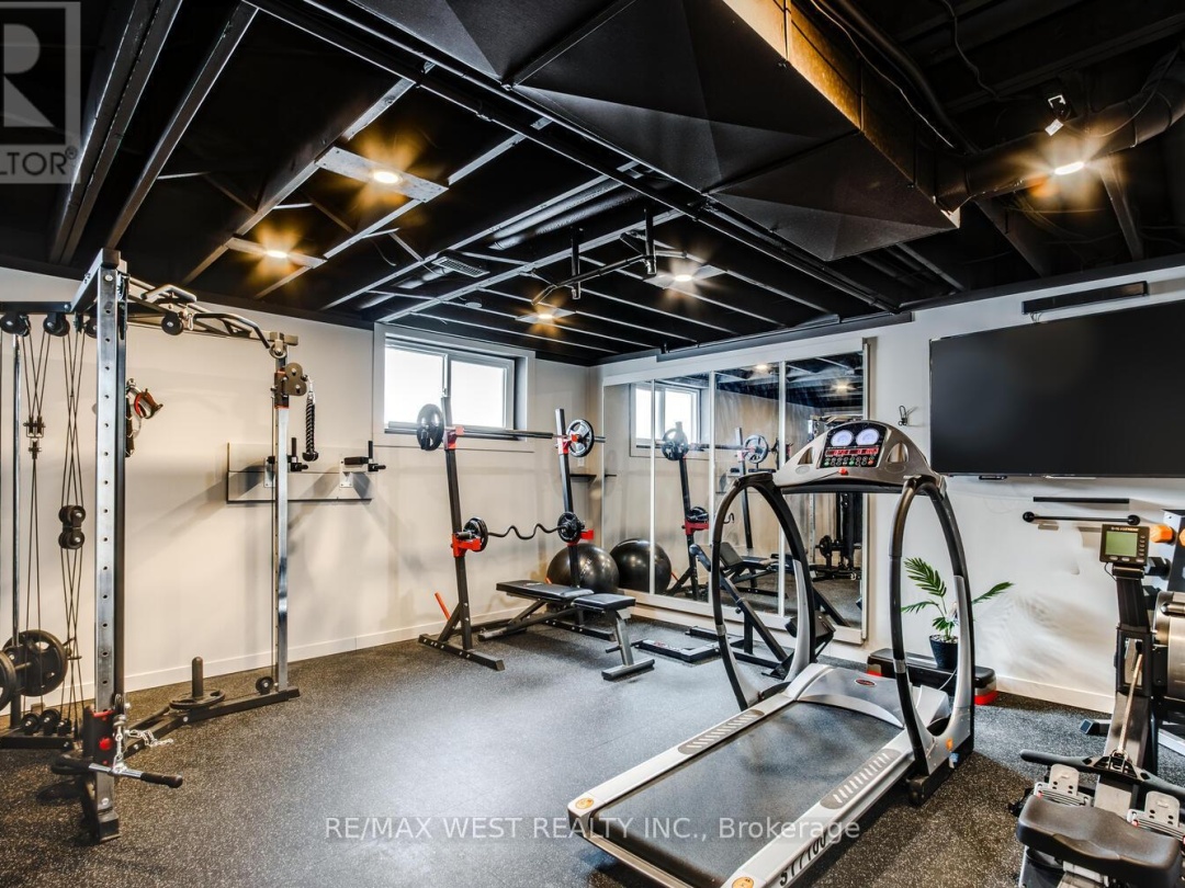 169 BAYVIEW AVENUE E, Tay