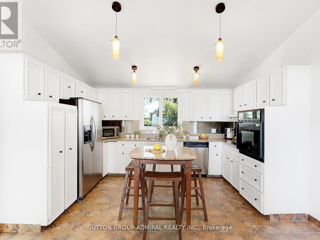 2232 LAKESHORE DRIVE, 