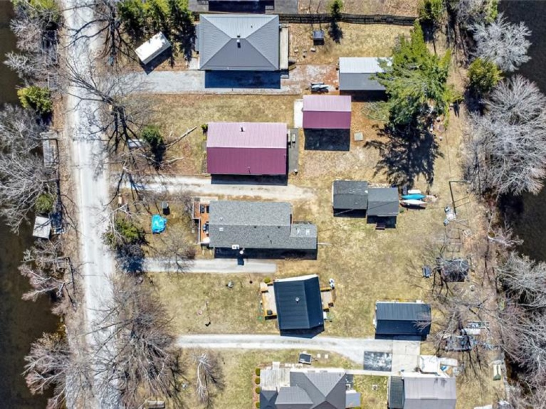 185 AVERY POINT Road, Dalrymple Lake