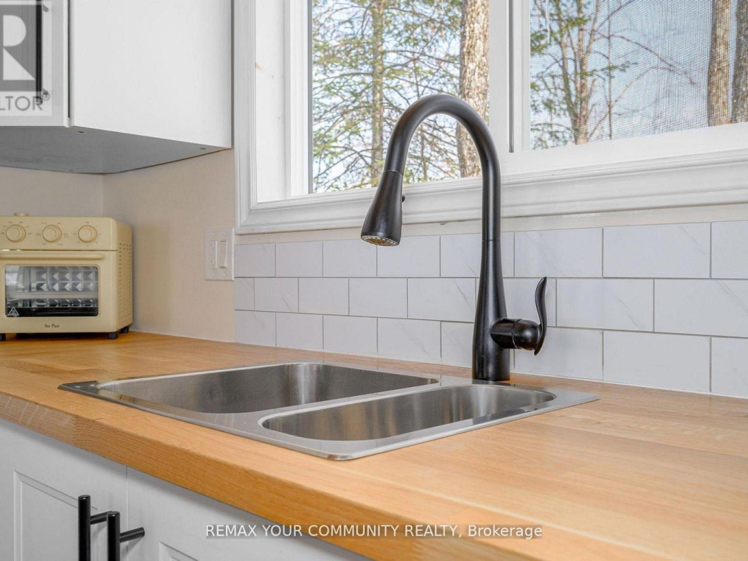 1534 SALERNO LAKE ROAD, Highlands East (Glamorgan)