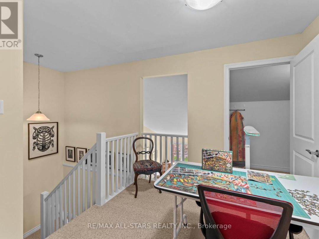 22 DEANE STREET, Kawartha Lakes (Fenelon Falls)