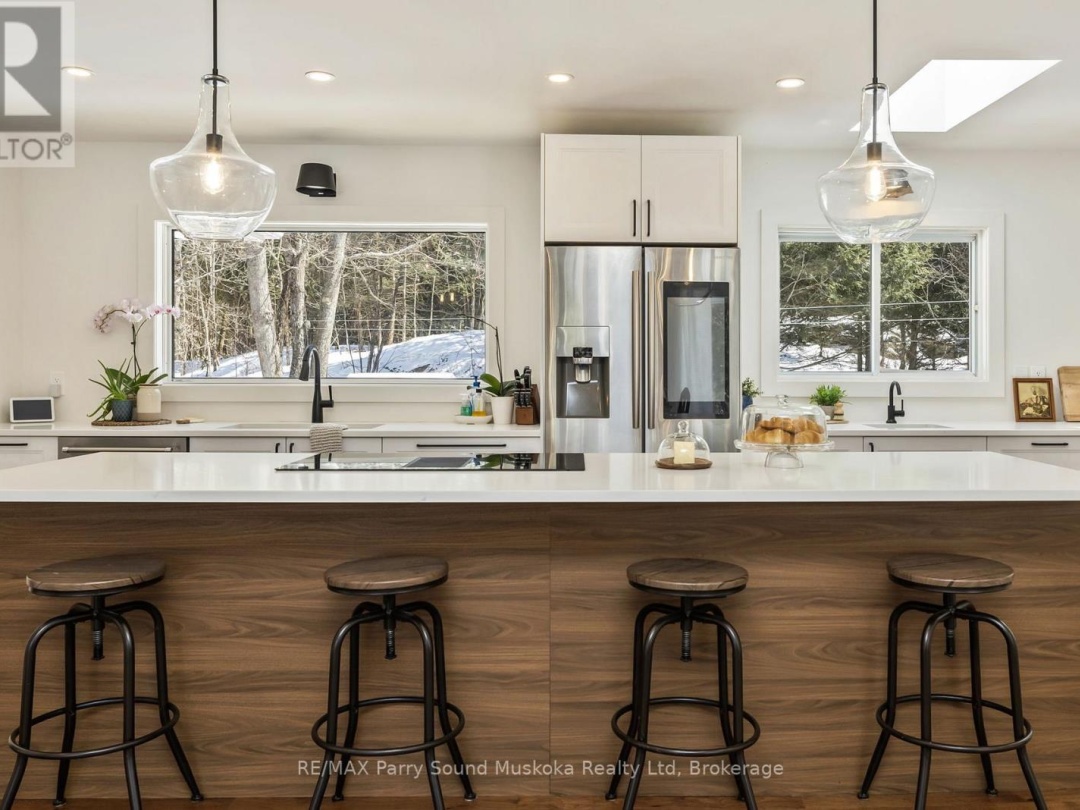31 LAKE FOREST DRIVE, McDougall