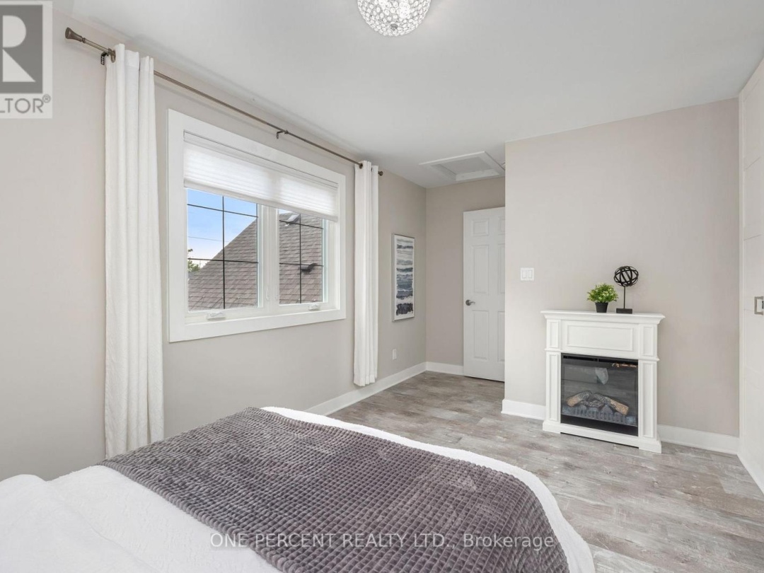 406 PETER STREET N, 