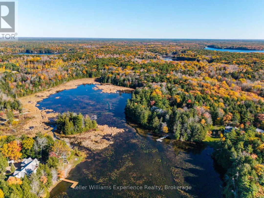 19 HURON TRAIL, Six Mile Lake
