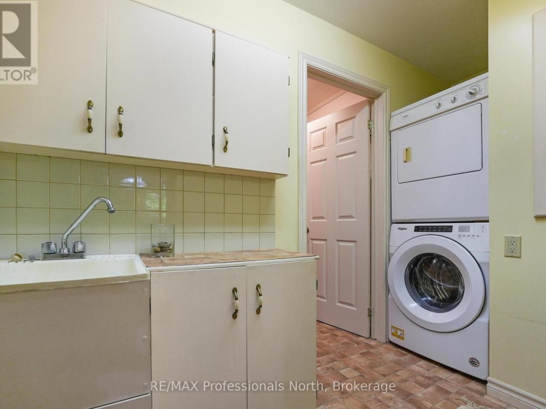 3072 GELERT ROAD, Minden Hills (Snowdon)
