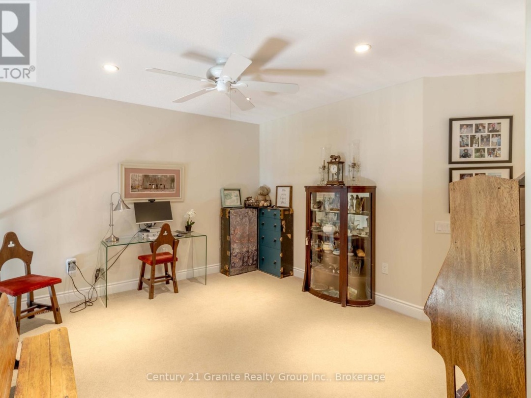 44 WEBB CIRCLE, 