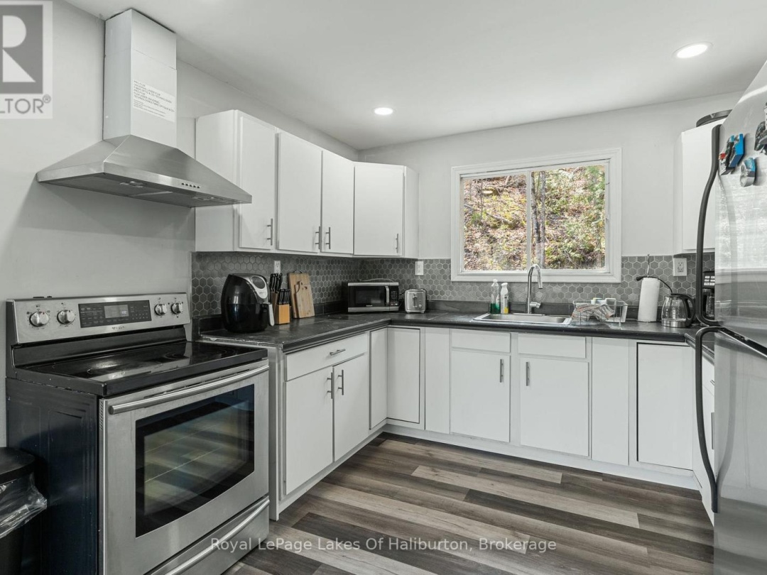 1027 SPENCERS TRAIL, Salerno Lake