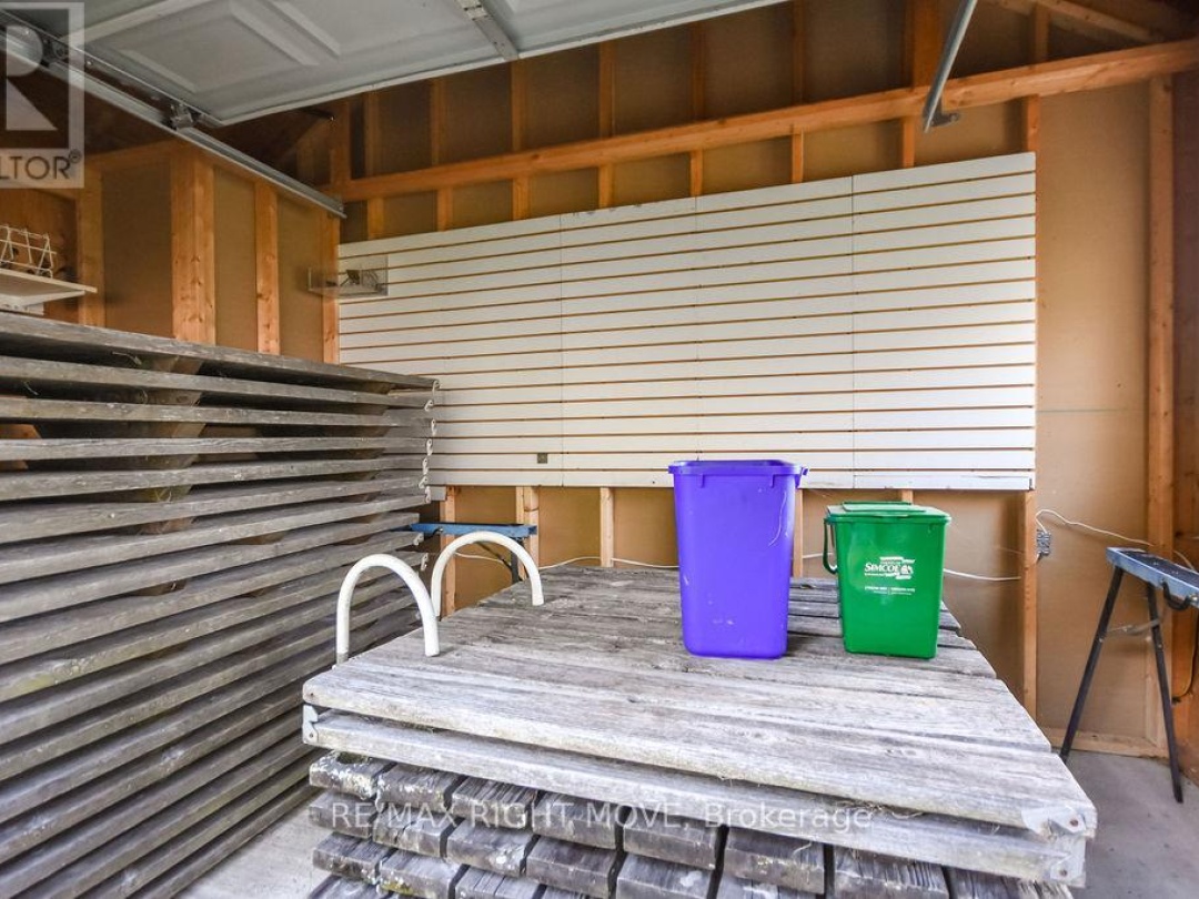 1467 CUNNINGHAM CRESCENT, 