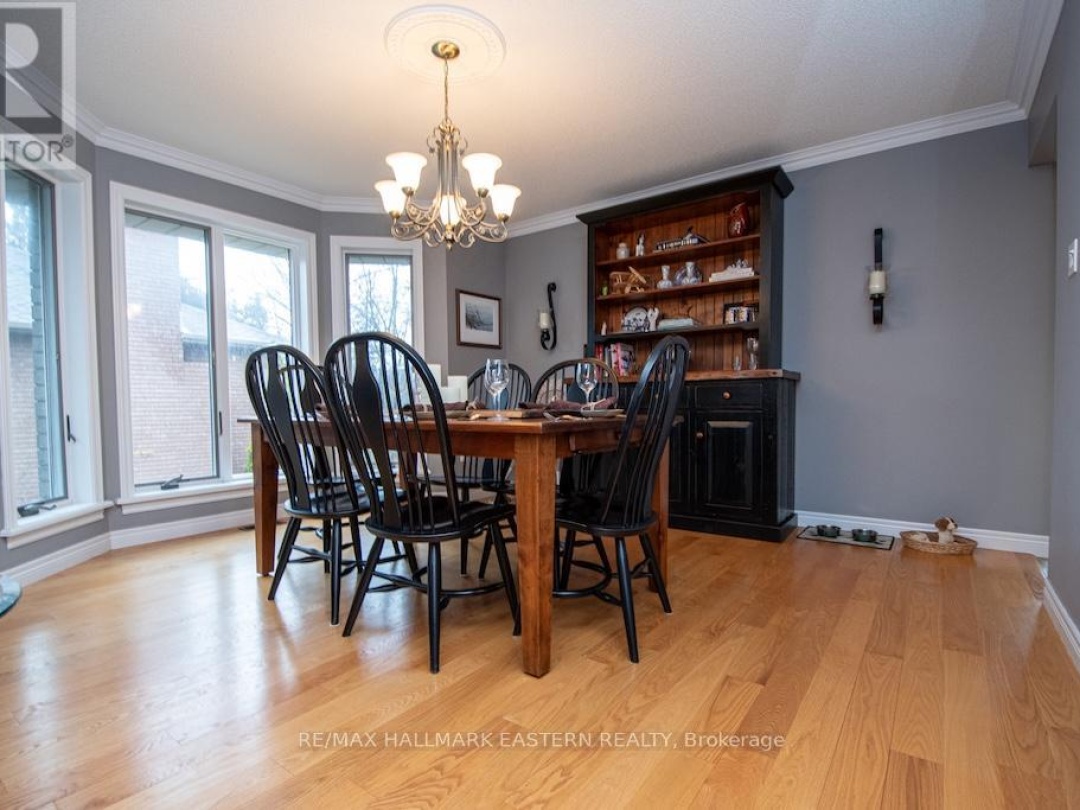 4 HUNTINGWOOD CRESCENT, Kawartha Lakes (Bobcaygeon)