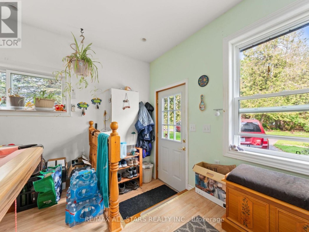 14 WYCHWOOD DRIVE E, Sturgeon Lake