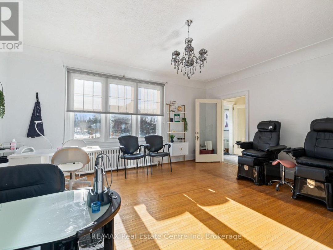 24 LINDSAY STREET, Kawartha Lakes (Fenelon Falls)