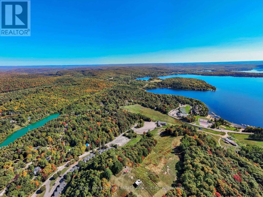 16 - 1581 HIDDEN VALLEY ROAD, 