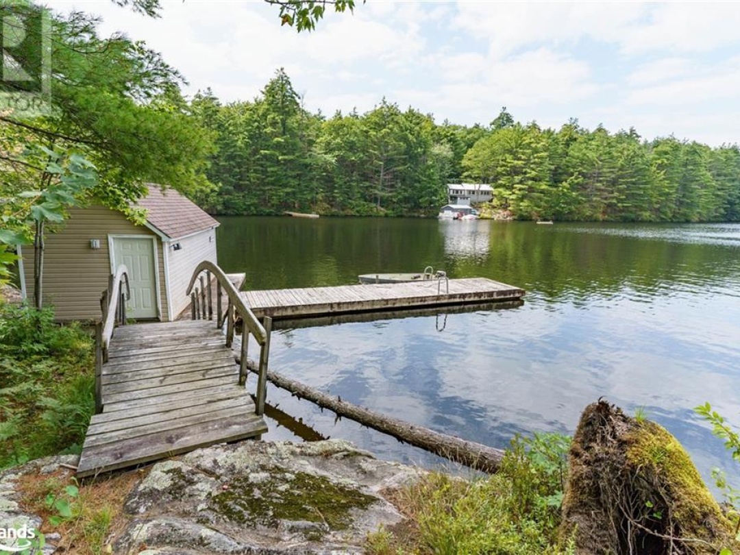 1375 Gull Lake, Gull Lake