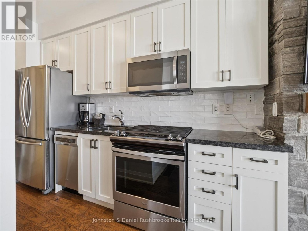 BTVE104 - 1869 MUSKOKA ROAD 118 W HIGHWAY, Lake Muskoka