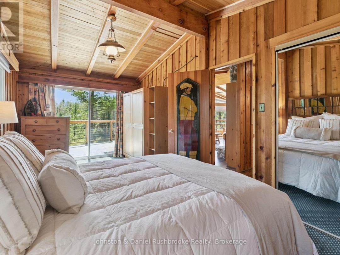 1052 NORTH SUNSET BAY ROAD, Lake Muskoka