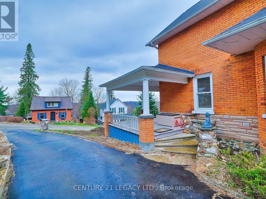 23 LANSDOWNE STREET W, Huntsville (Chaffey)