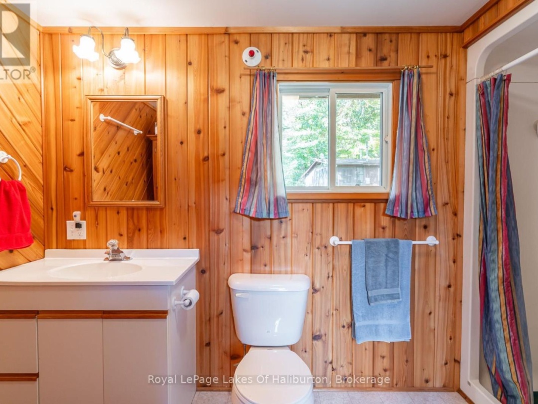 1070 FRANK'S LANE, Maple Lake