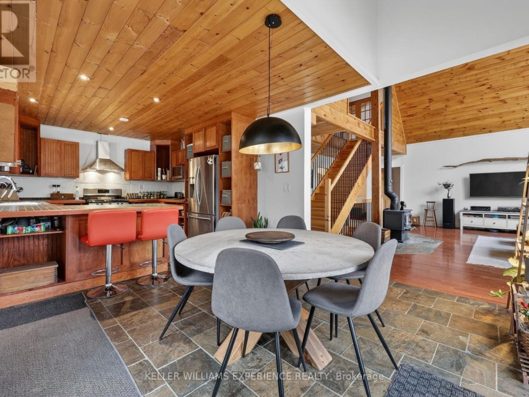 1115 SHERWOOD FOREST ROAD, Muskoka River