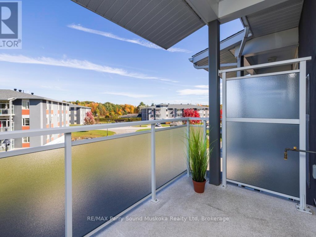 303 - 20D SILVER BIRCH COURT, 