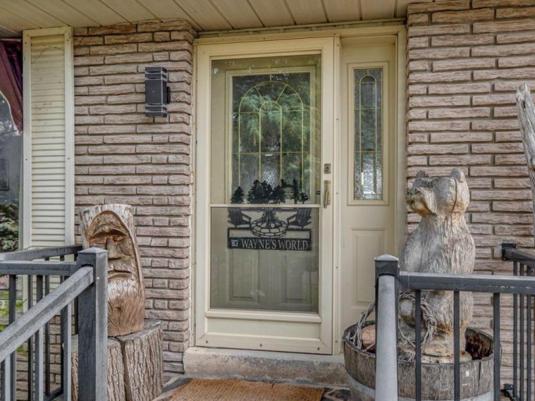 456 OLD SURREY LANE, Pigeon Lake