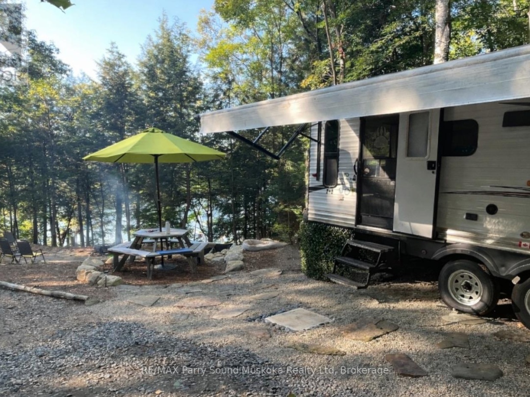 110D LOUISA STREET, Seguin River