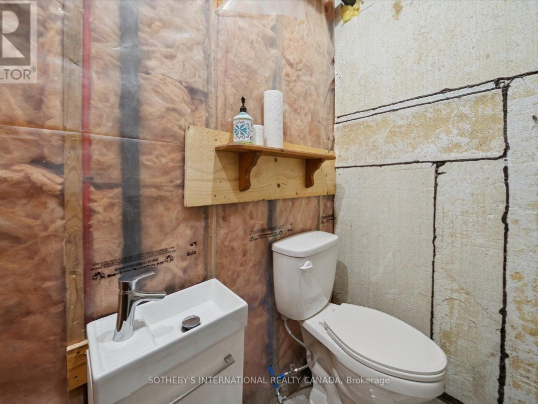 1307 WATTS ROAD, Little Kennisis Lake
